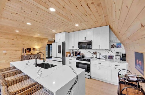 Blakeslee Cabin | Black Lotus A-Frame | Hot Tub | Sauna | Firepit