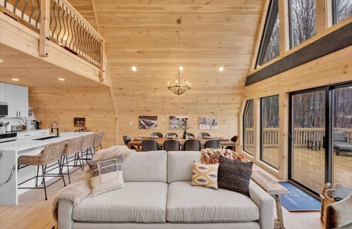 Blakeslee Cabin | Black Lotus A-Frame | Hot Tub | Sauna | Firepit