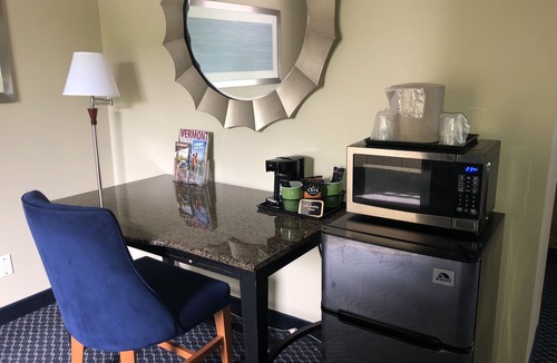 Brattleboro Hotel | Black Mountain Inn