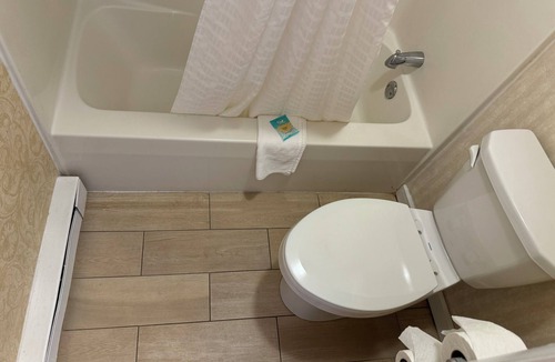 Brattleboro Hotel | Black Mountain Inn