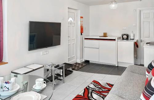 Lake House | Black Pan Holiday Cottage