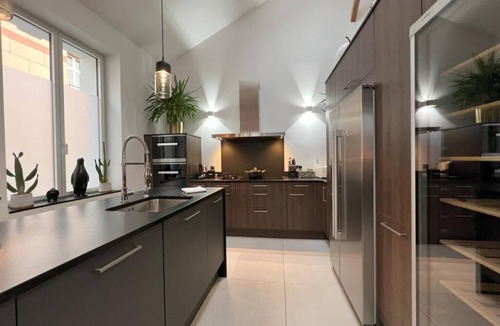 Beaulieu-Mangin Apartment | Black Pearl: Luxurious town villa with garage