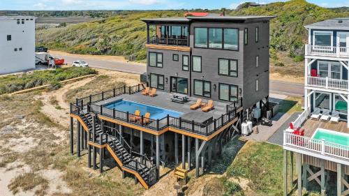 Oak Island House | Black Pearl