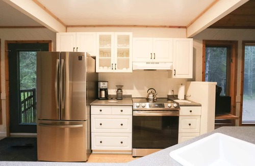 Wasagaming Cabin | Black Pine Lodge Summ