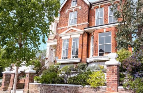 Hastings House | Black Rock House