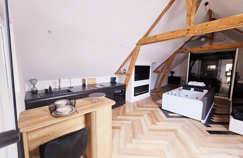 Yville-sur-Seine House | Black Romance