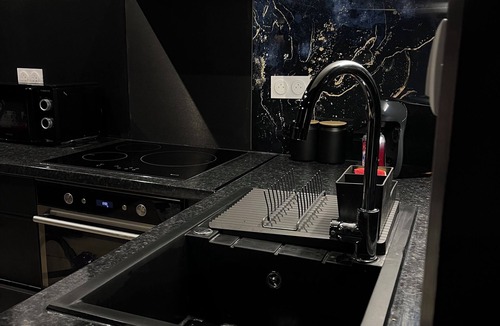 Jassans-Riottier Apartment | Black Room