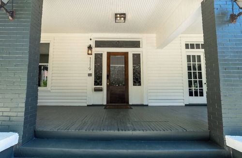 Birmingham Apartment | Black Velvet Suite in Highland Park, King Bed, Walkable to Rojo and More!