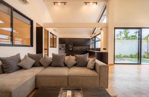 Bengkel Villa | Black Villa by Betterplace