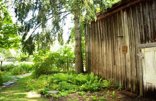 Interlaken Bed & Breakfast | Black Walnut Bed and Breakfast