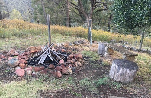 Capertee House | Black Wattle Cabin Turon Escape Capertee