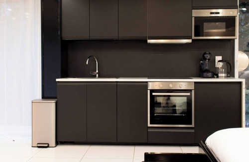 Gif-sur-Yvette Apartment | Black & White Suite | Sauna & Jacuzzi