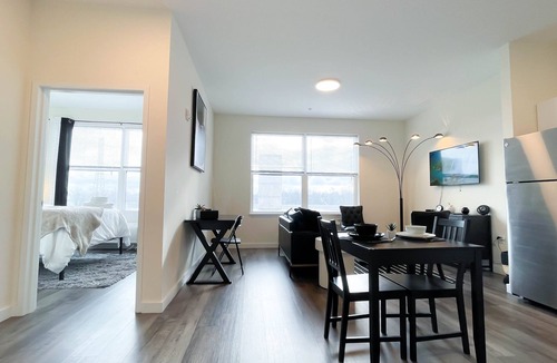 Bound Brook Apartment | ★Black & White Themed| 1BD/1BA|Parking★