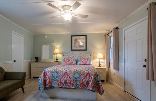 Ocracoke Hotel | Blackbeard's Lodge