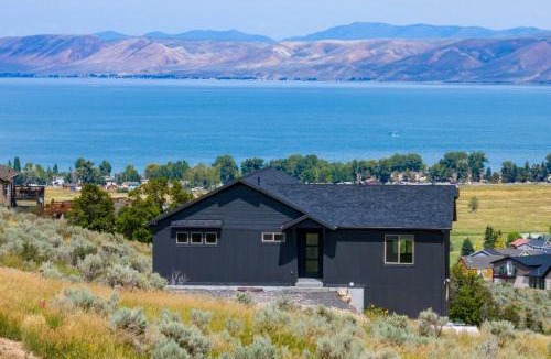 Sweetwater House | Blackbeary Cabin Bear Lake Views Hot Tub Occ 21