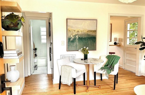 Ridge St. Cottage | Blackberry Cottage: Cozy Perfection Close to Everything- Pet Friendly