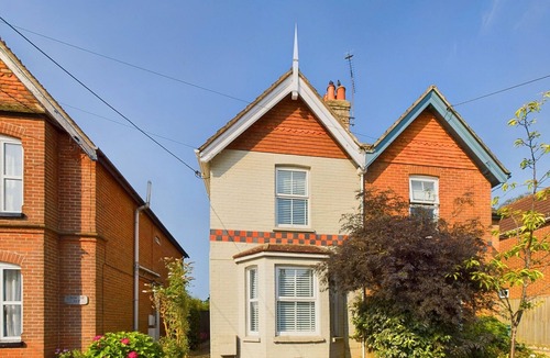 Bembridge Ski Chalet | Blackberry Cottage