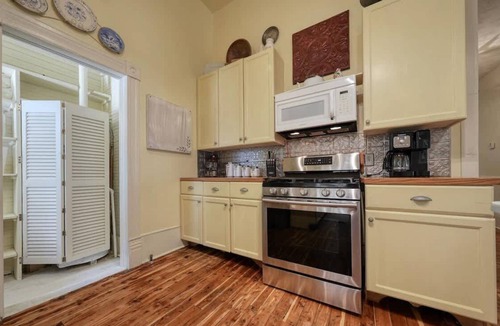Lindale House | Blackberry Manor Summ