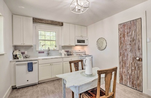 Salado Cottage | 'Blackberry Roost' Home ~ 4 Mi to Downtown Salado