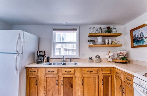 Town of Torrey Cottage | Blackbird Cottage, 2 bed lakefront on Seneca