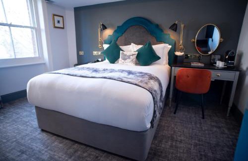 Earl's Court Hotel | Blackbird