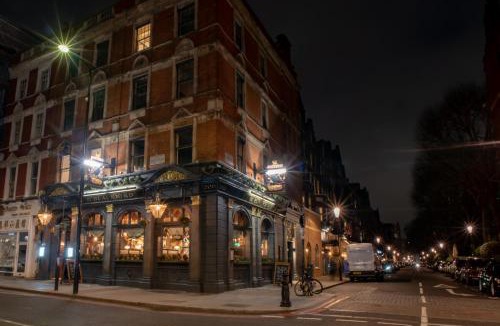 Earl's Court Hotel | Blackbird