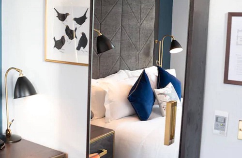 Earl's Court Hotel | Blackbird