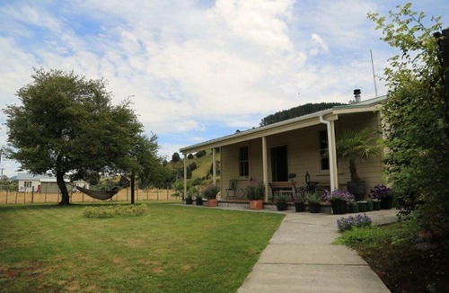 Ongarue Apartment | Blackfern cottage