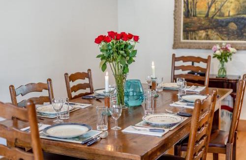 Cowbeech House | Blackford Farm Cottage