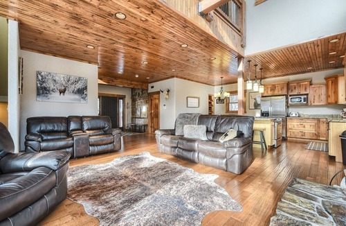 Deadwood Cabin | Blackhorn Lodge - Access to Pool!