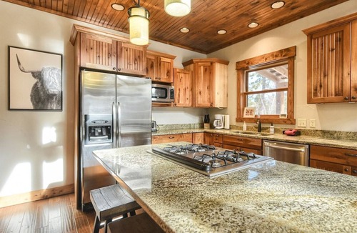 Deadwood Cabin | Blackhorn Lodge - Access to Pool!