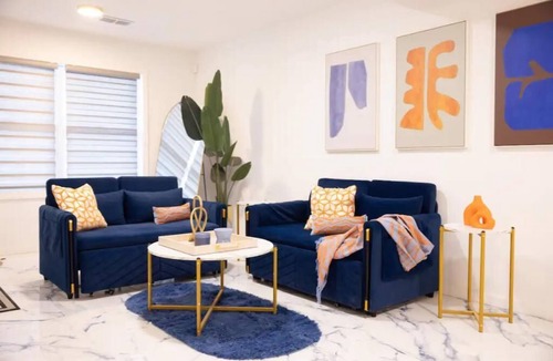 Irvington Apartment | Blackhouse II