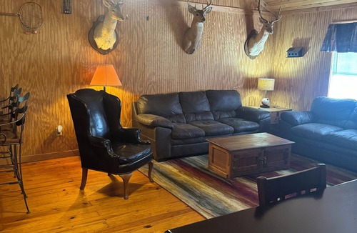 Batesville House | Blackjack Cabin at Sardis Lake