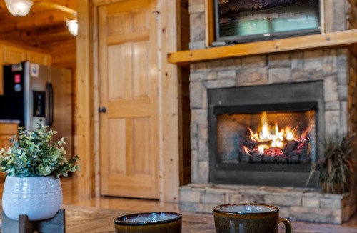 Gatlinburg Cabin | Blackjack: Theater, Gameroom, Hot Tub, Firepit