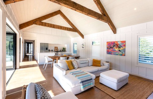 Blackpool House | Blackpool Boathouse - Walk to Oneroa