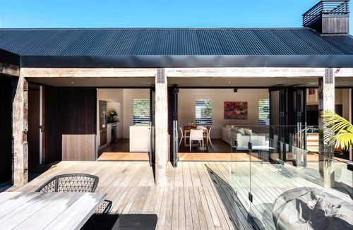 Blackpool House | Blackpool Boathouse - Walk to Oneroa