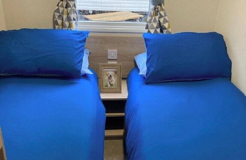 Blackpool Cabin | Blackpool Static Caravan - Haven Marton Mere