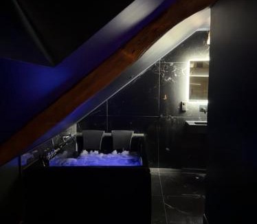 Belfort Apartment | BlackRoom - Balnéo - Ciel étoilé
