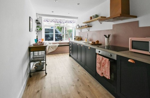 Aberdour House | Blacksand sea view cottage