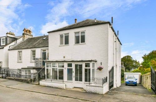 Aberdour House | Blacksand sea view cottage