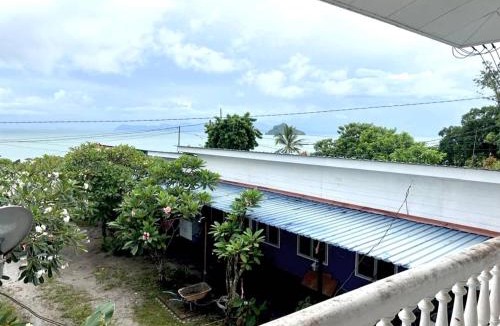 Air Hangat House | BlackSands Guests House Langkawi