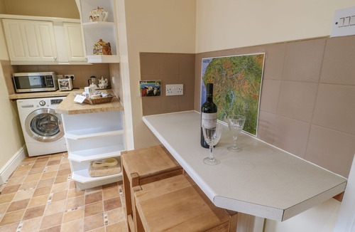 Appleby-in-Westmorland Cottage | BLACKSMITH COTTAGE, pet friendly in Appleby-In-Westmorland