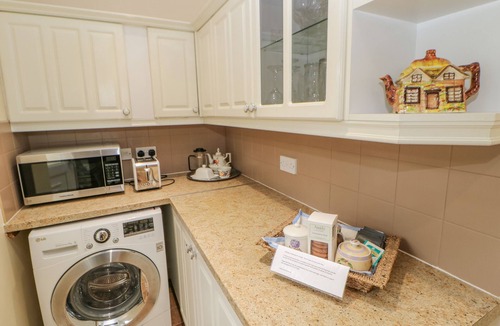 Appleby-in-Westmorland Cottage | BLACKSMITH COTTAGE, pet friendly in Appleby-In-Westmorland