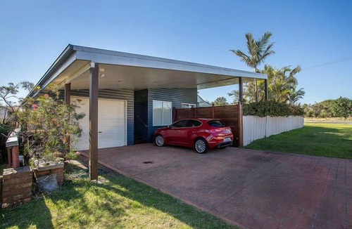 Blacksmiths House | blacksmiths pet friendly beach house