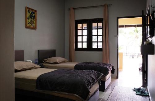 Kampung Pantai Batu Hitam Resort | Blackstone Beach Resort