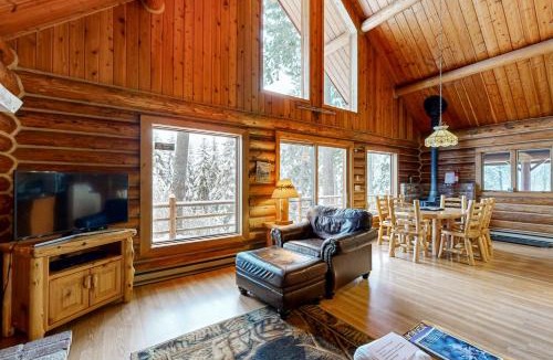 Lakeside House | Blacktail Cabin