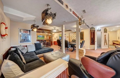 Wirtz House | Blackwater Castle w/Private Pool, Arcade, Hot Tub