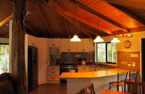 Strathewen House | Blackwood Bush Retreat