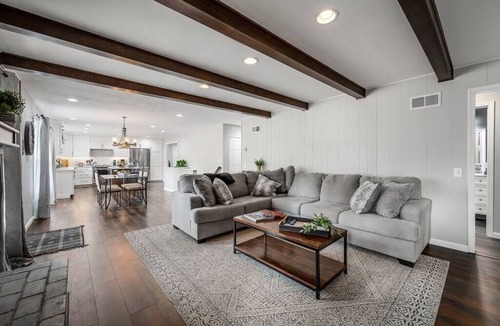 Creve Coeur House | Blair's Pool House - Creve Couer Hot Tub Game Room
