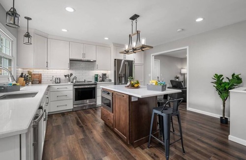 Creve Coeur House | Blair's Pool House - Creve Couer Hot Tub Game Room